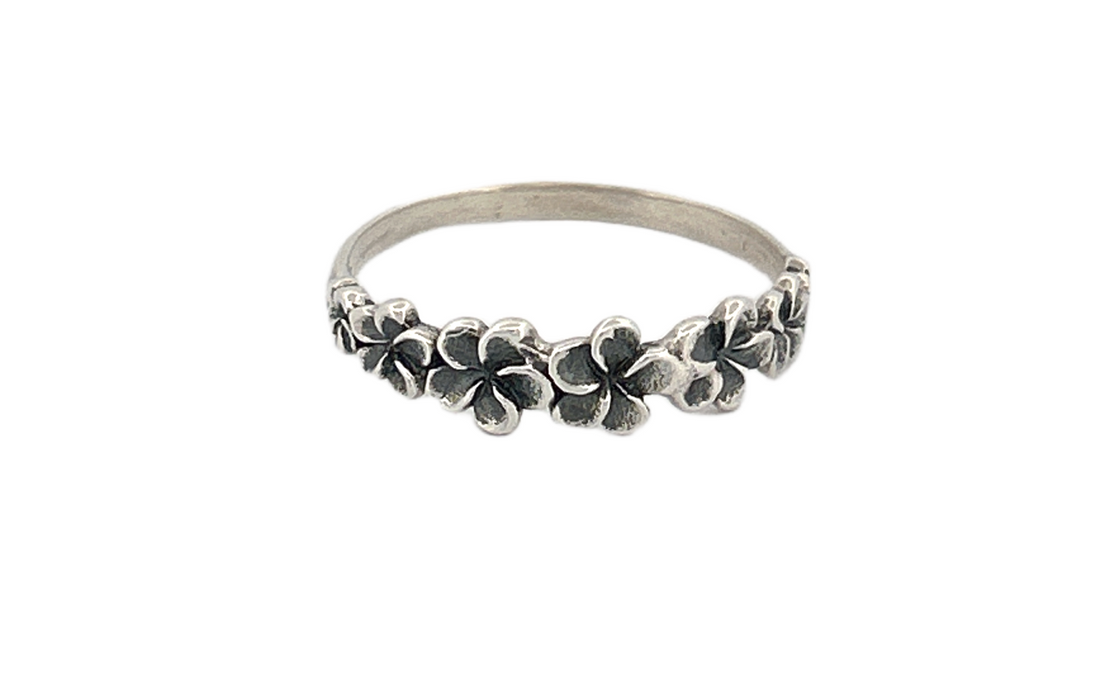 🌸 Sterling Silver Floral Band Ring