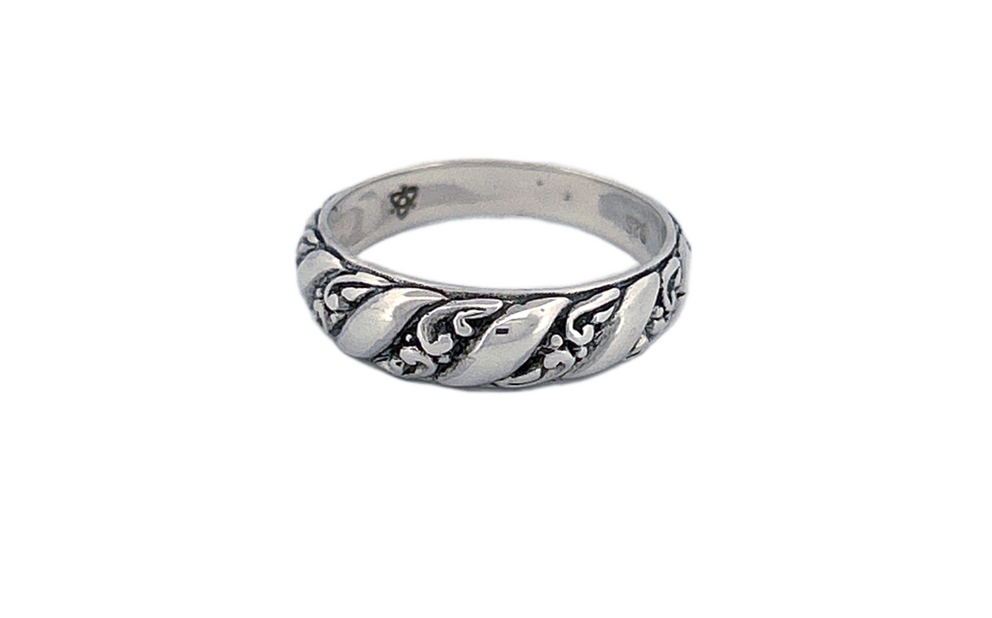 Sterling Silver Band Ring – Twisted Leaf Design