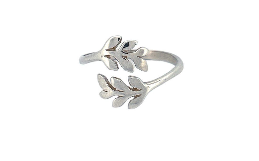 Sterling Silver Leaf Ring — Handcrafted Nature‑Inspired Design