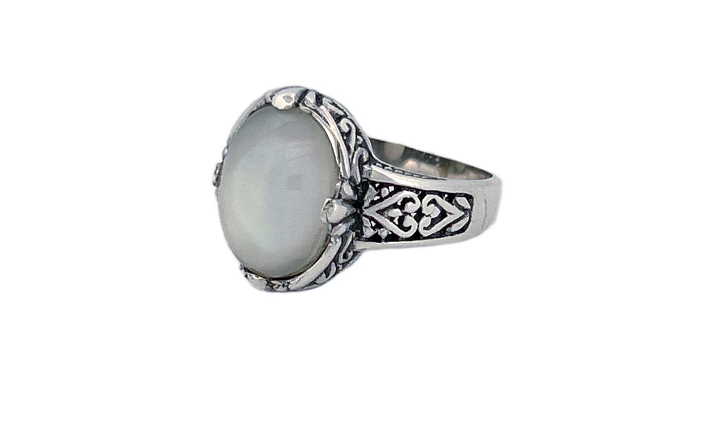 Sterling Silver Mother of Pearl Ring – Oval Vintage Design