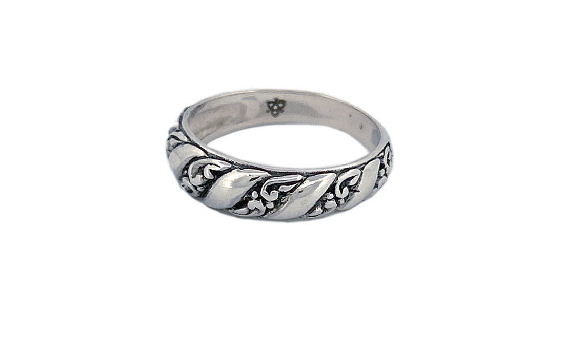 Sterling Silver Band Ring – Twisted Leaf Design