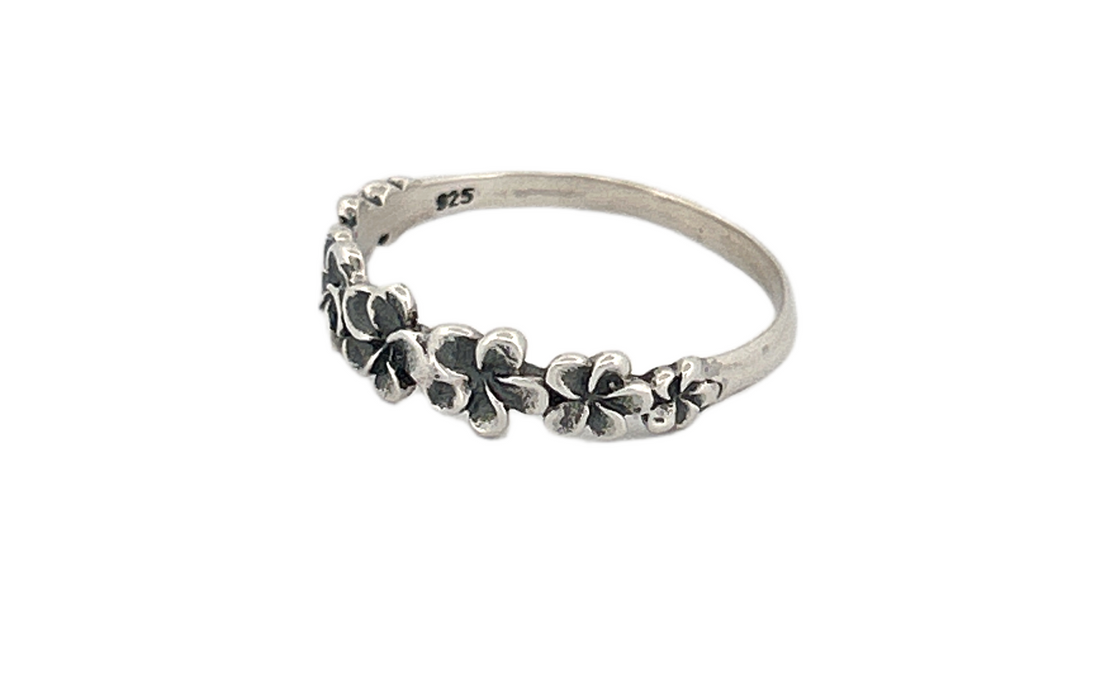 🌸 Sterling Silver Floral Band Ring