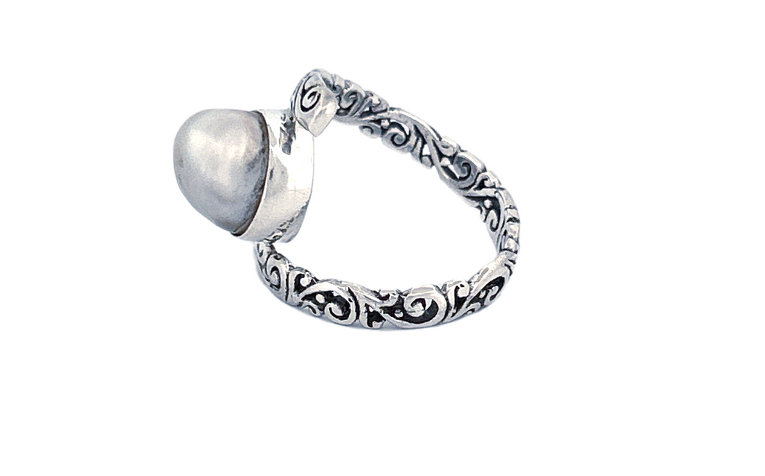 Handmade Sterling Silver Mother of Pearl Ring-R91