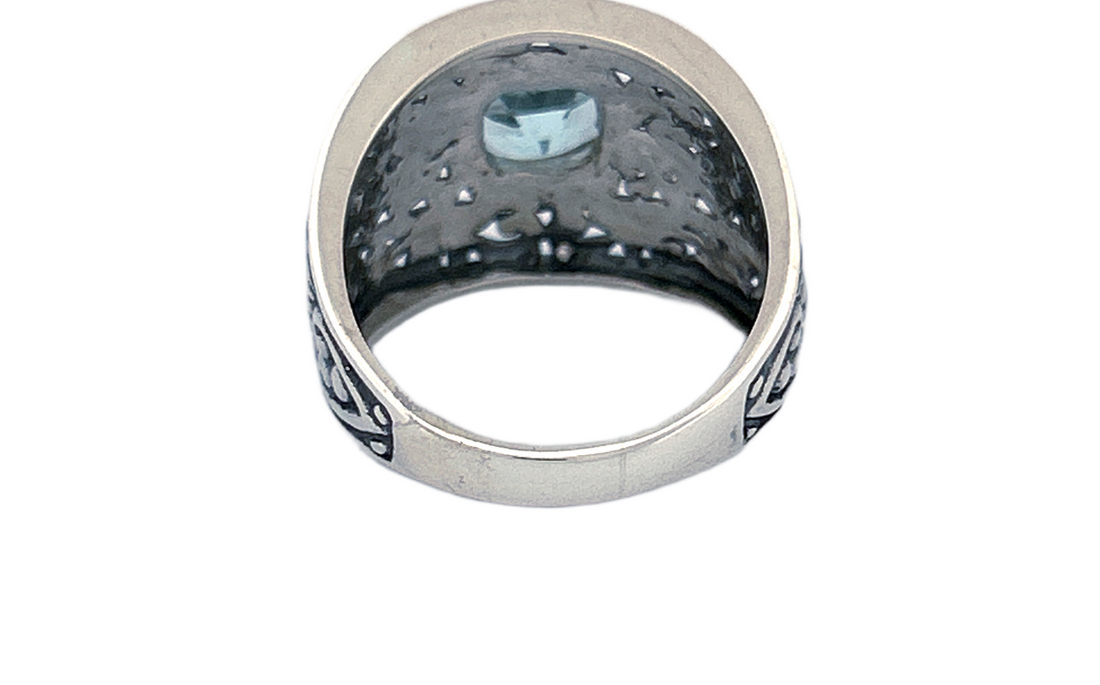 Sterling Silver Filigree Ring with Square‑Cut Gemstone