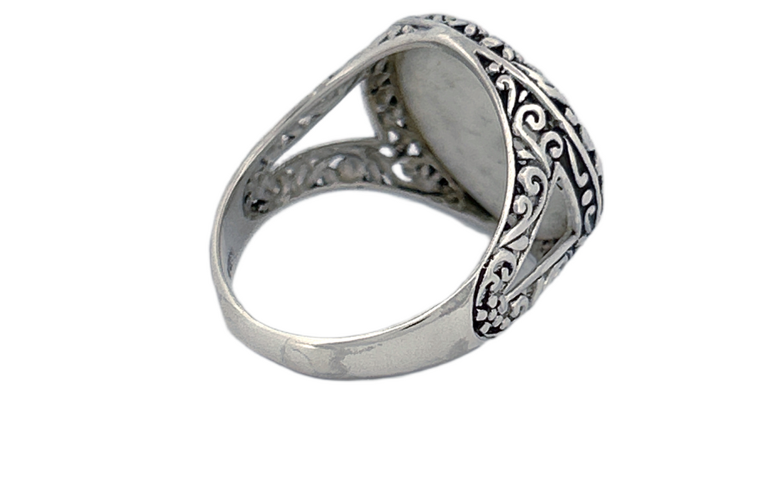 Round Mother of Pearl Handmade Sterling Silver Ring R80
