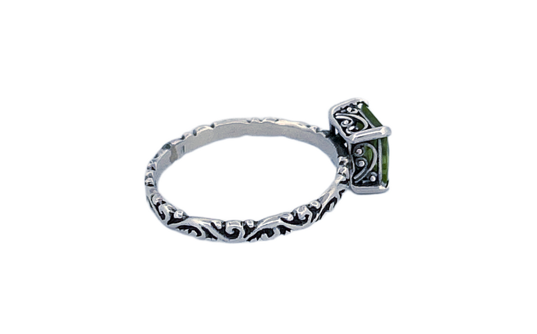 925 Sterling Silver Square Cut Peridot Ring- R58