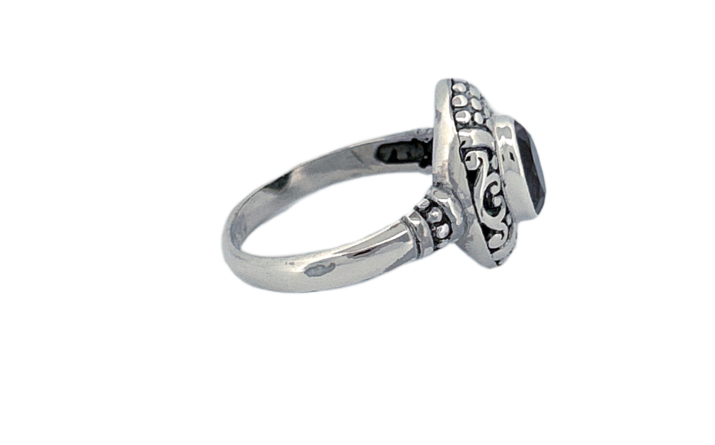 Sterling Silver Amethyst Ring – Ornate Oval Design