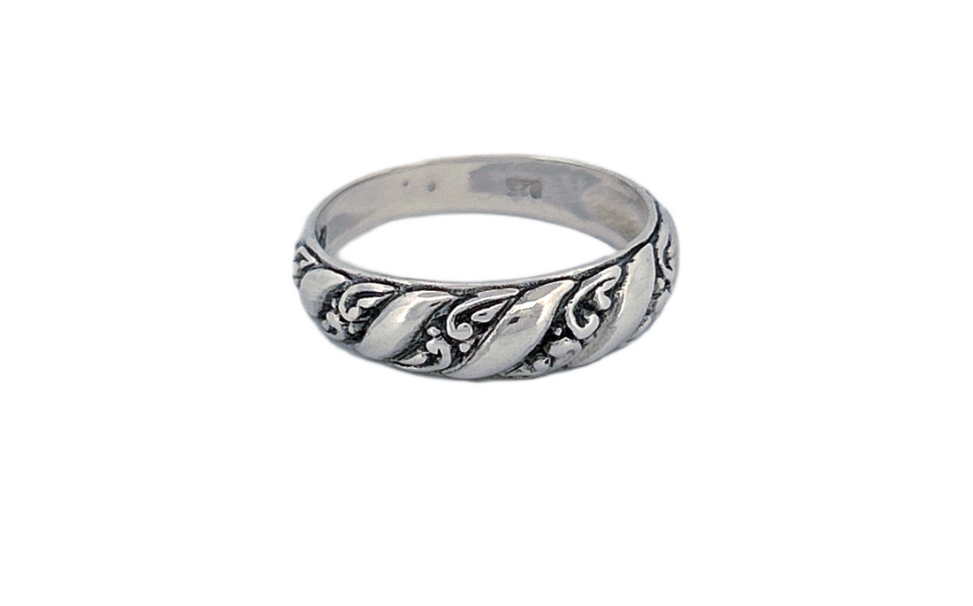 Sterling Silver Band Ring – Twisted Leaf Design