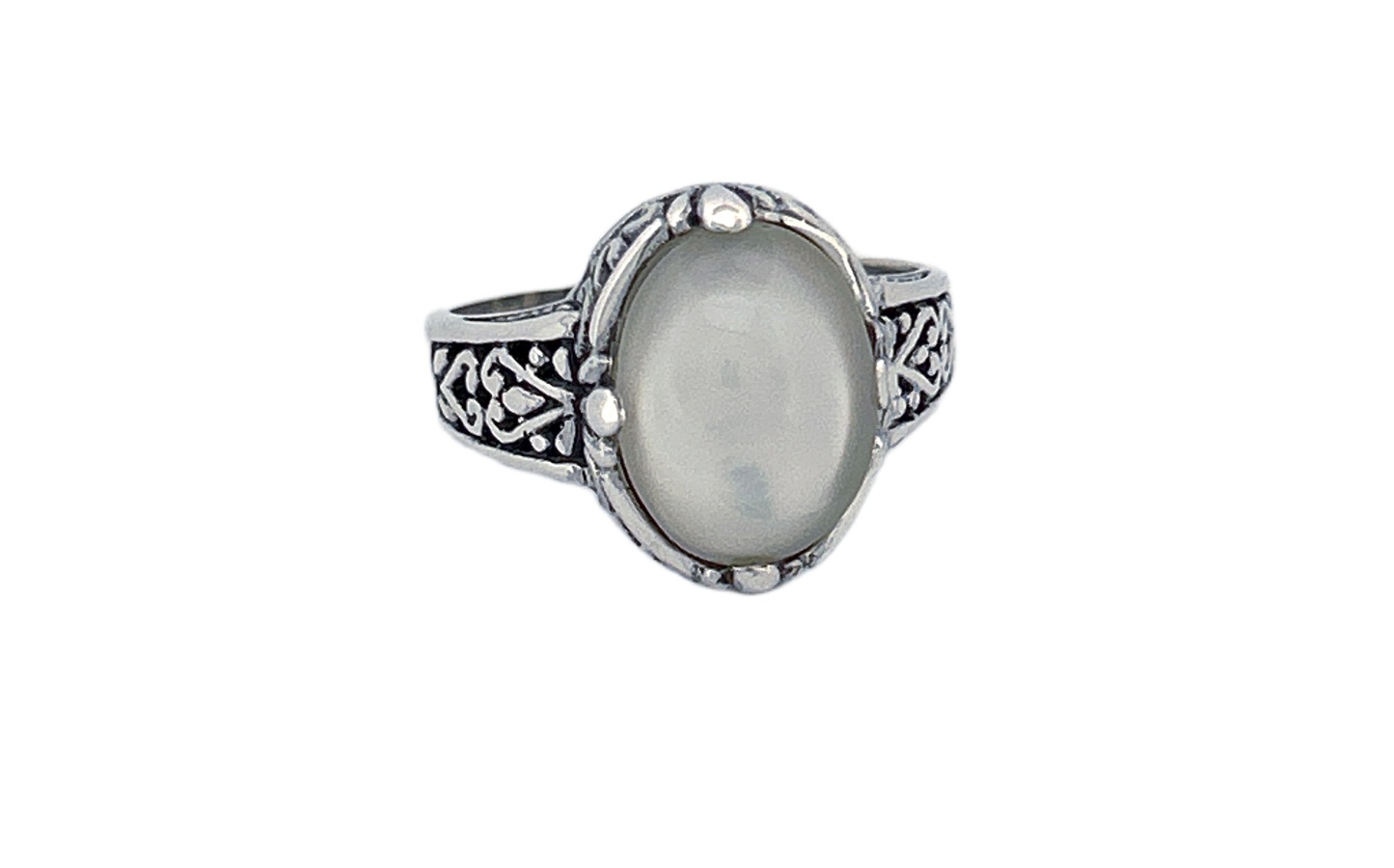 Sterling Silver Mother of Pearl Ring – Oval Vintage Design