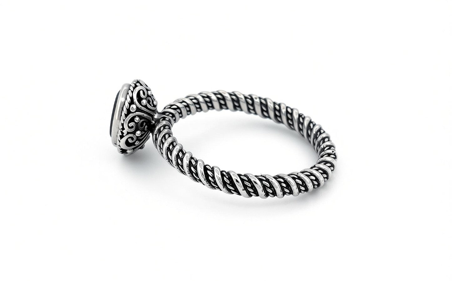 925 Sterling Silver Oval Amethyst Rope Ring-R56