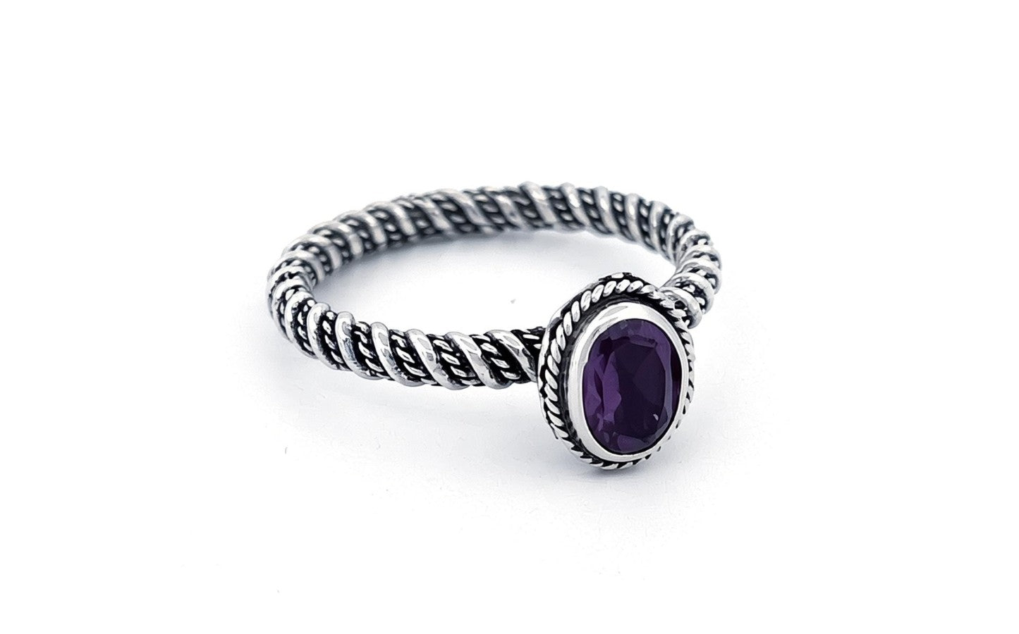 925 Sterling Silver Oval Amethyst Rope Ring-R56
